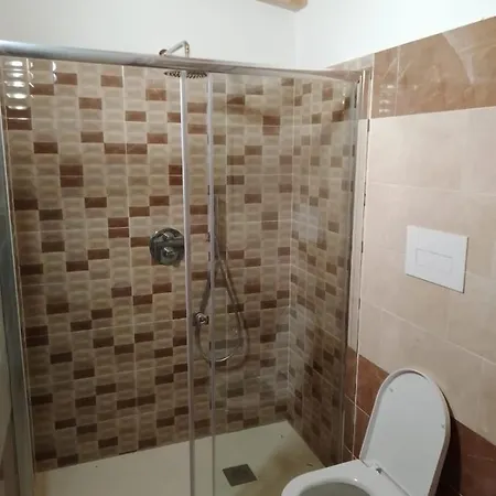 לינה וארוחת בוקר Domus Suites